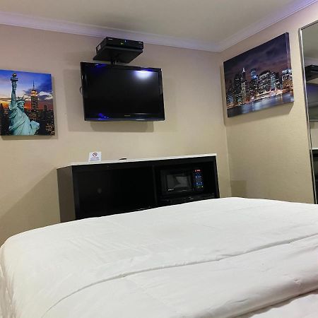 Relax Inn North Babylon ภายนอก รูปภาพ