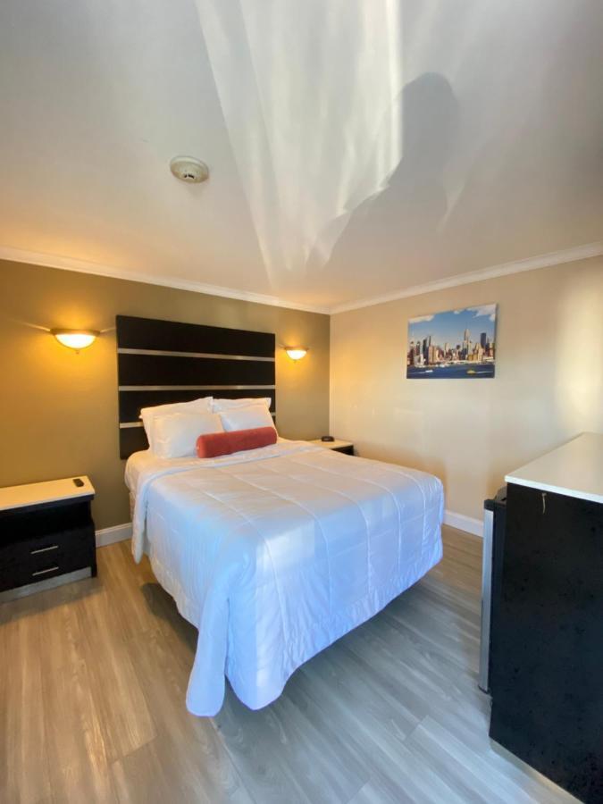 Relax Inn North Babylon ภายนอก รูปภาพ