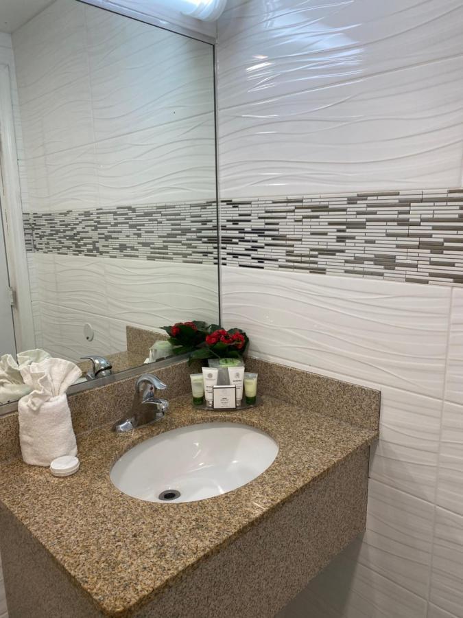 Relax Inn North Babylon ภายนอก รูปภาพ