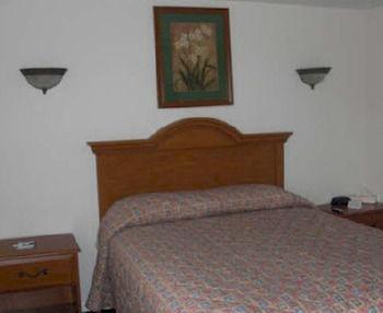 Relax Inn North Babylon ภายนอก รูปภาพ